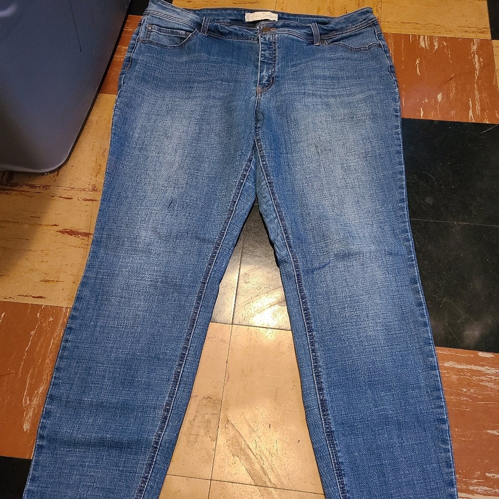 Est. 1948 denim jeans frayed bottoms. Woman's size 16. Blue like New